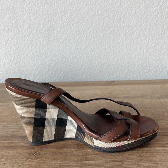 SOLD Burberry Brown Leather Wedges Platform Strappy 4” sandals / 9 US / 39 EU - Picture 11 of 12